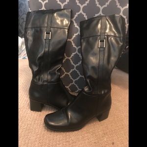 Black dress boots